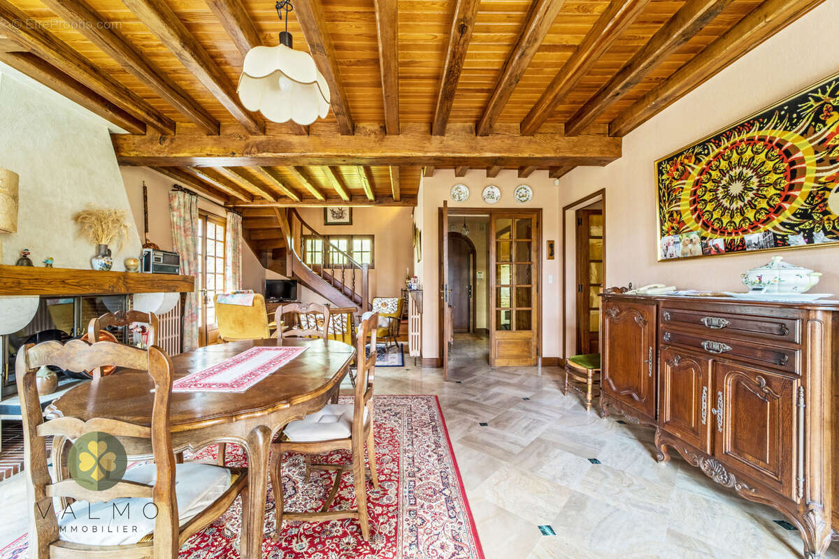 Maison à COURGENT