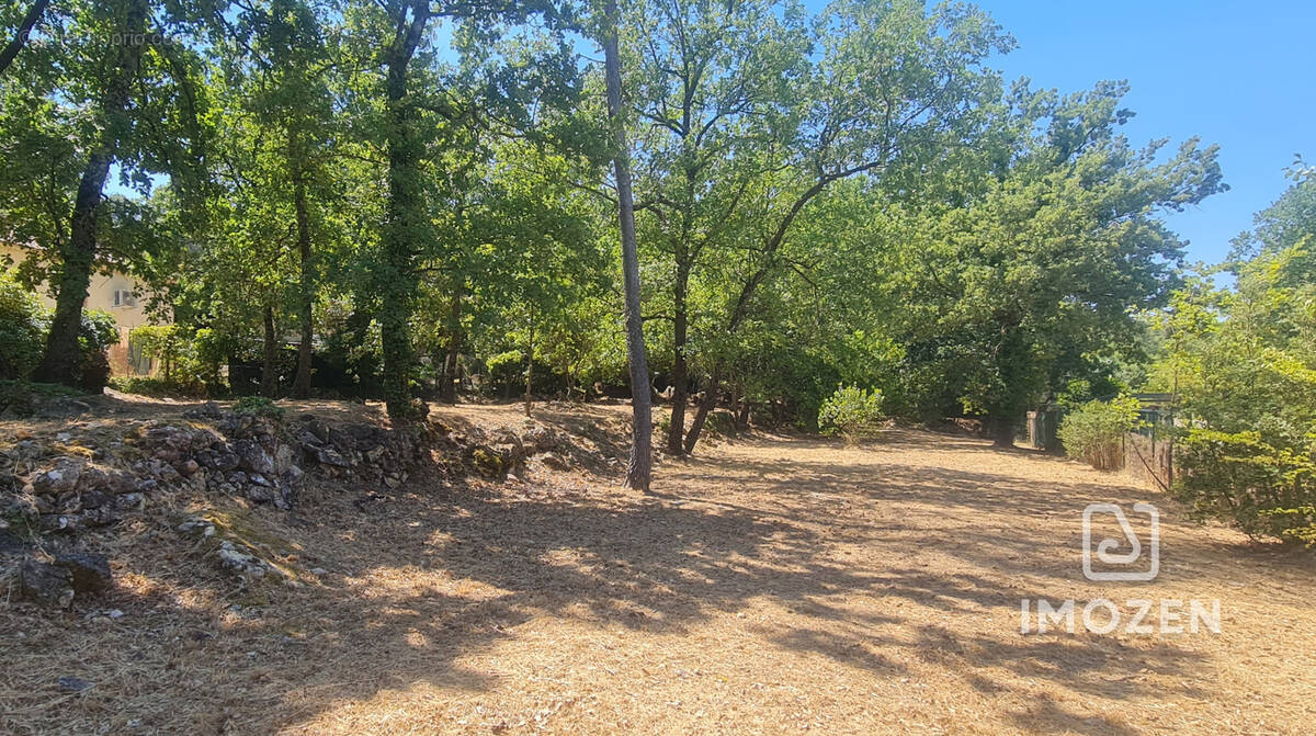Terrain à LA CELLE