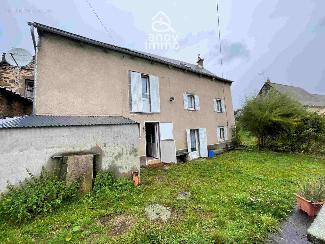 Cantal - RETOUR A LA VENTE -  Charmante maison de village- - photo 2