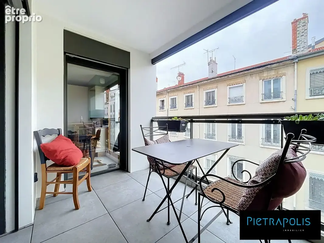 Loggia - Appartement à LYON-7E
