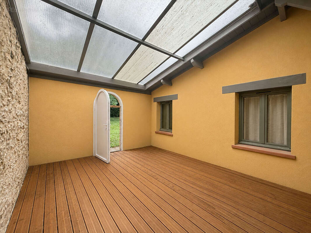 Maison à SAINTE-COLOMBE-DE-VILLENEUVE