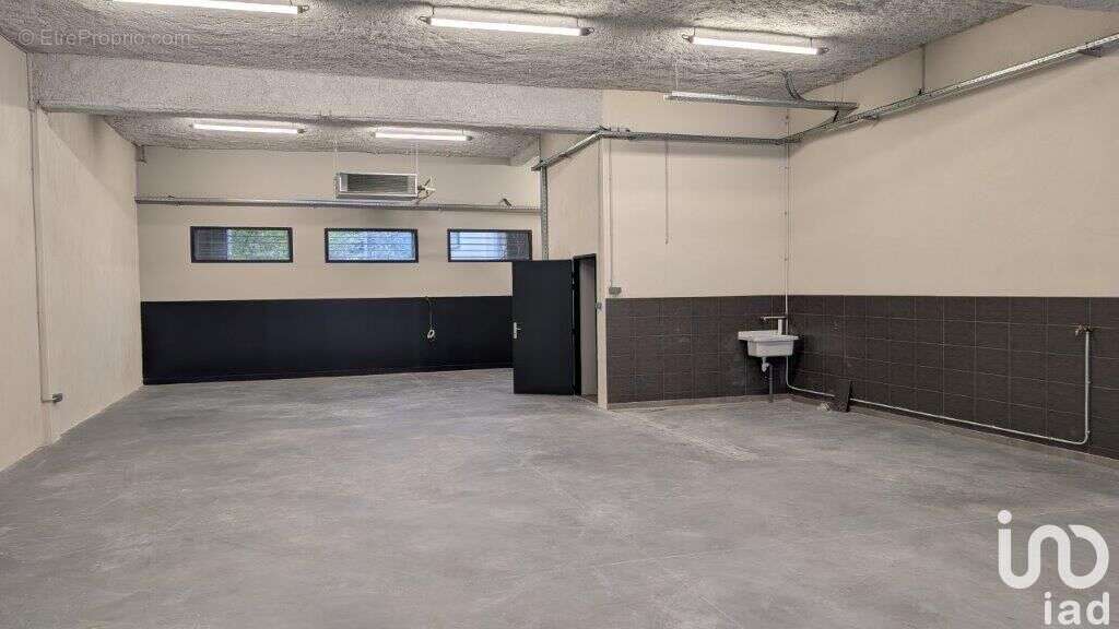 Photo 2 - Commerce à SAINT-ETIENNE