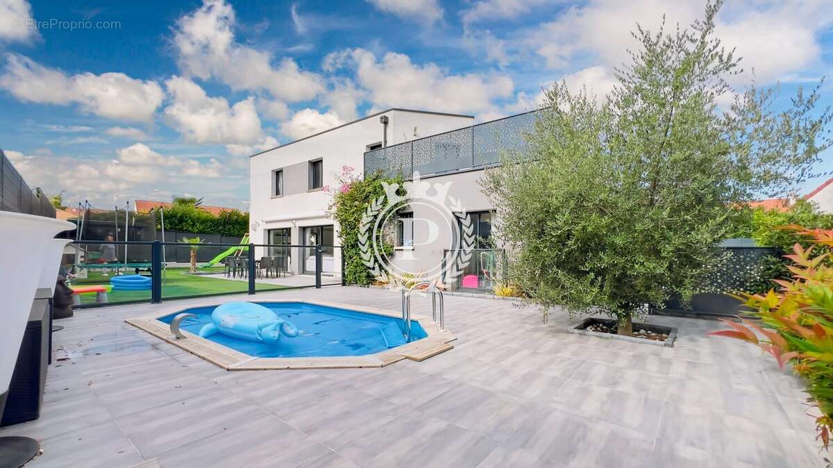 Maison à MONTIGNY-LES-CORMEILLES