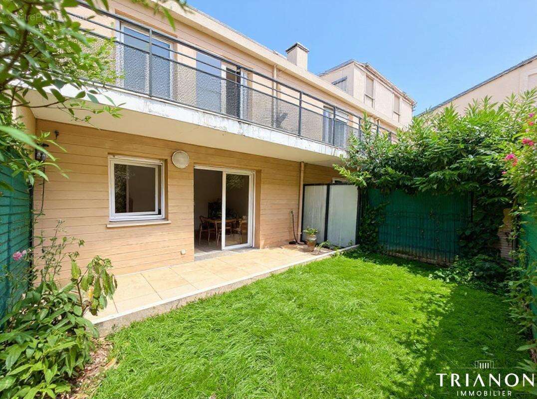 Appartement à LE MESNIL-LE-ROI