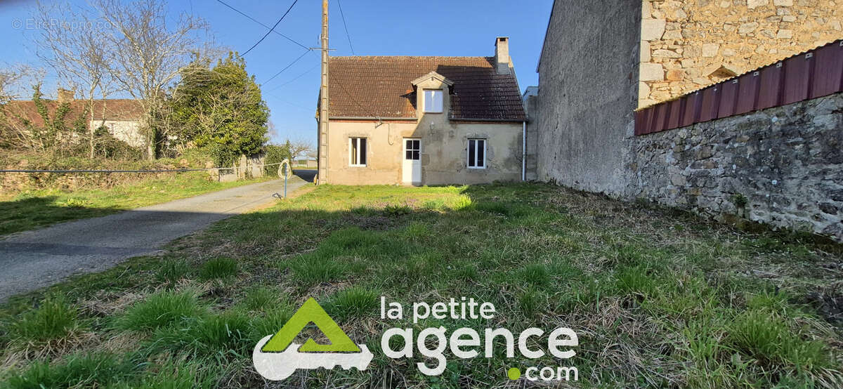 Maison en pierres avec poutres apparentes - photo 3
