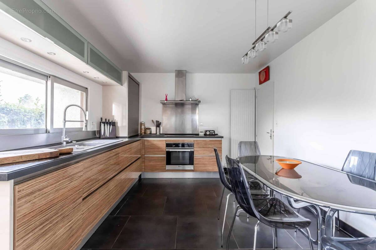 Village property with gite/annexe - photo 14