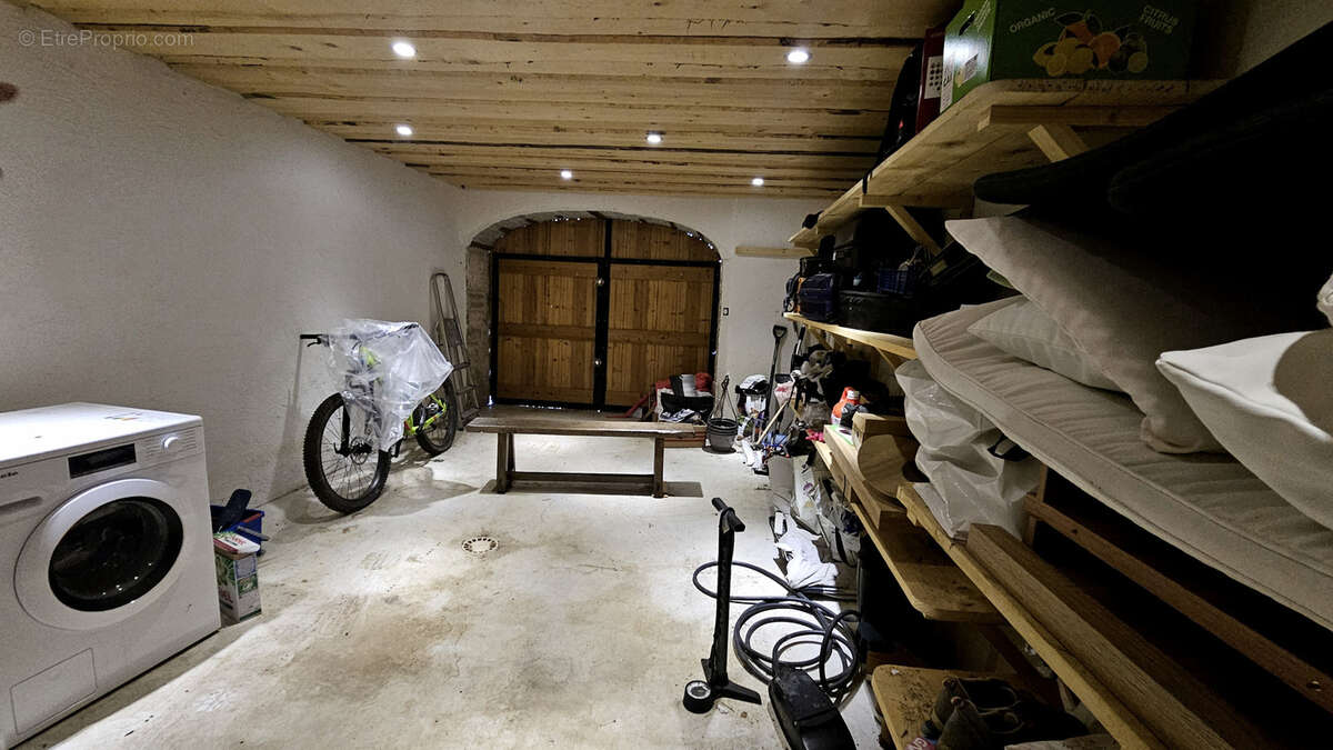 Maison à CHASSAGNE-SAINT-DENIS