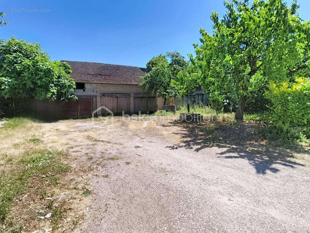 Maison a renover en deux parties avec terrain - photo 7