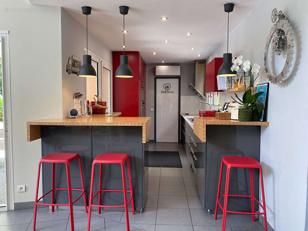 Maison à SAUGNAC-ET-CAMBRAN