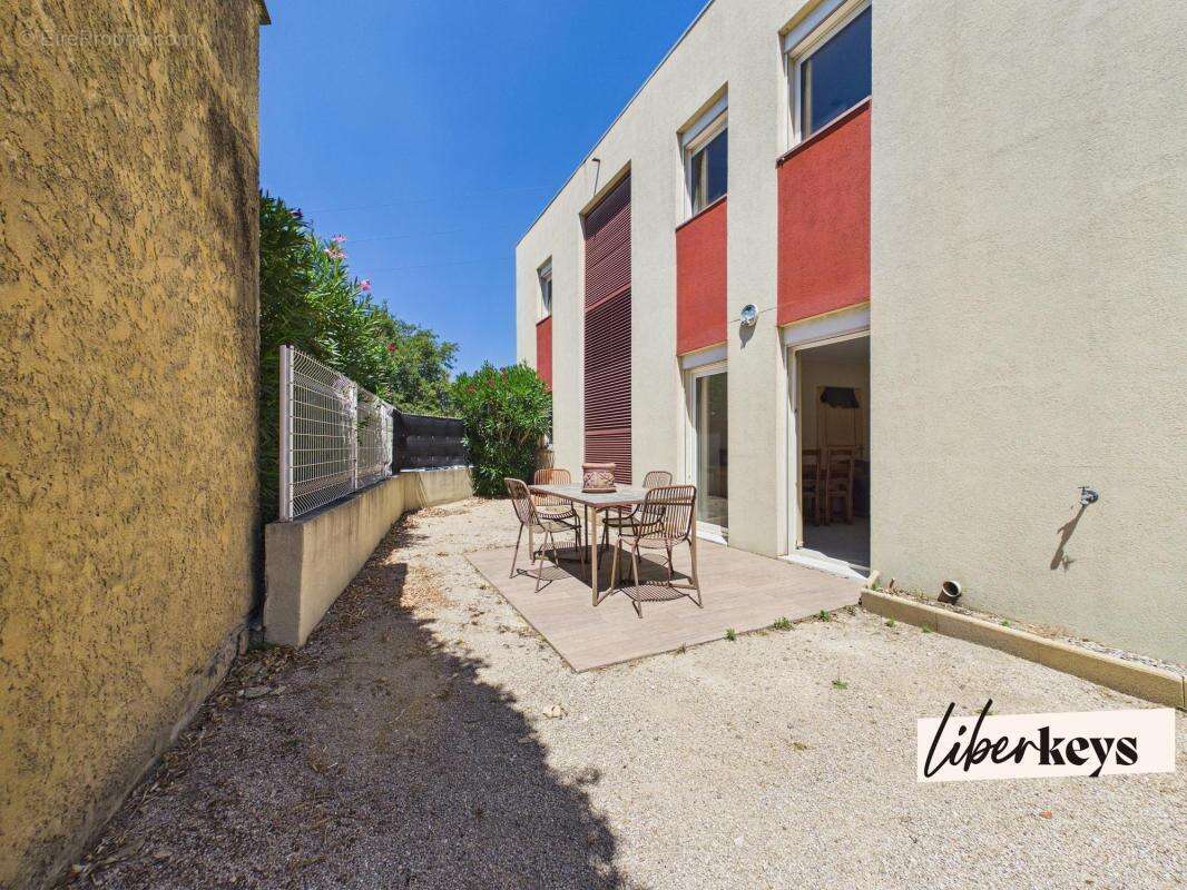  Ensemble immobilier à usage d'activité vendu occupé - photo 9