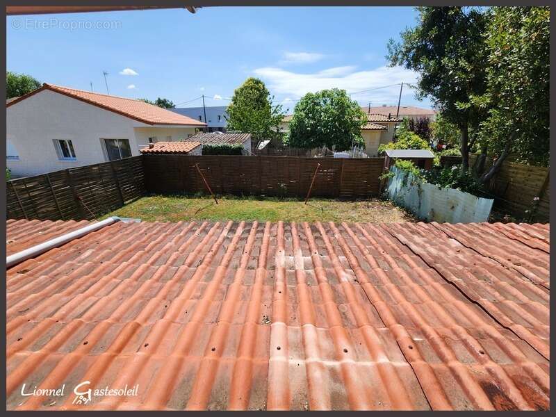 Maison à vendre 4 chambres avec jardin, parking sur la commune de Pineuilh proche de Sainte Foy la Grande (33) - photo 9