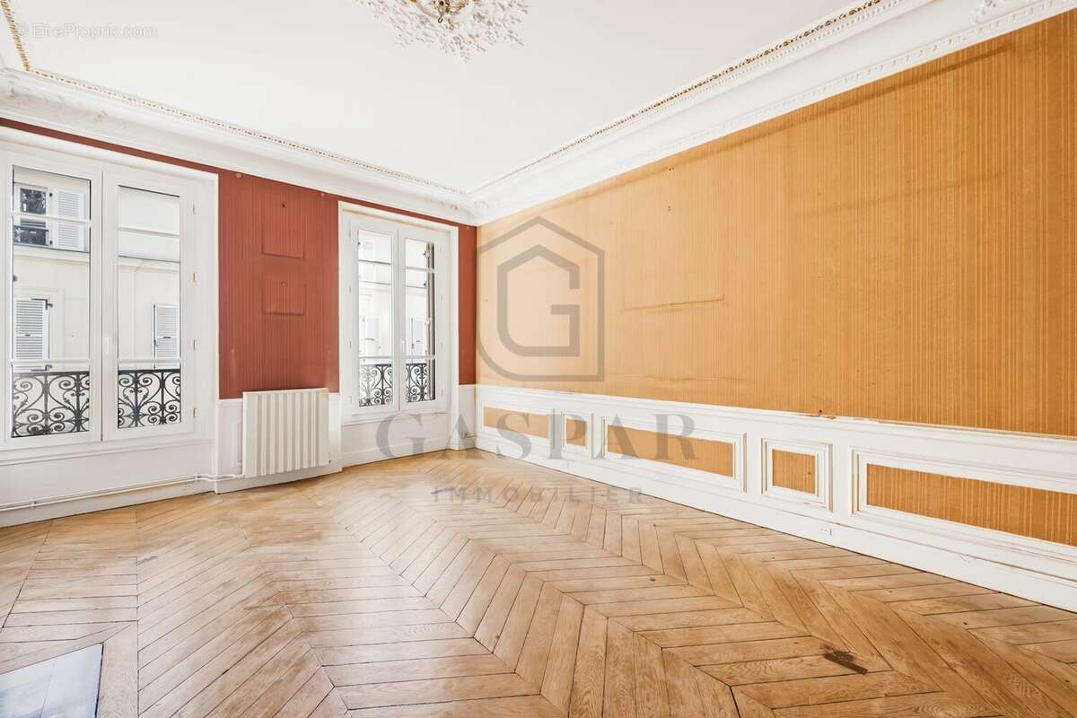 Appartement à PARIS-8E