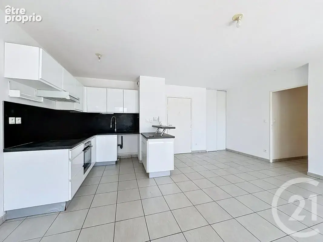 Appartement 4 pièces 74 m² à vendre à Feyzin (69320) - photo 2