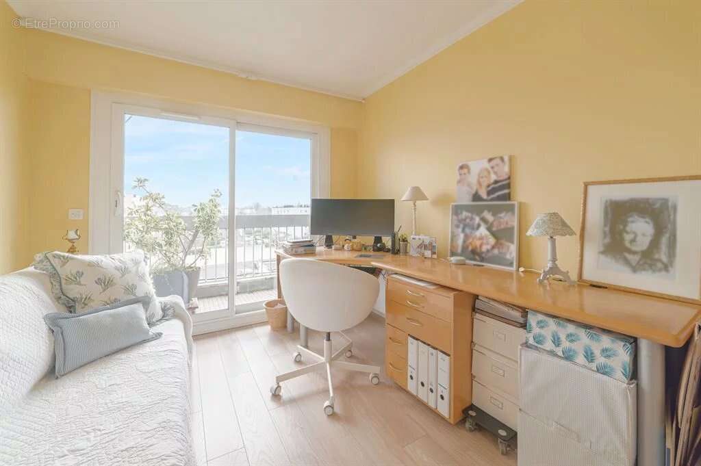 Appartement à SARTROUVILLE