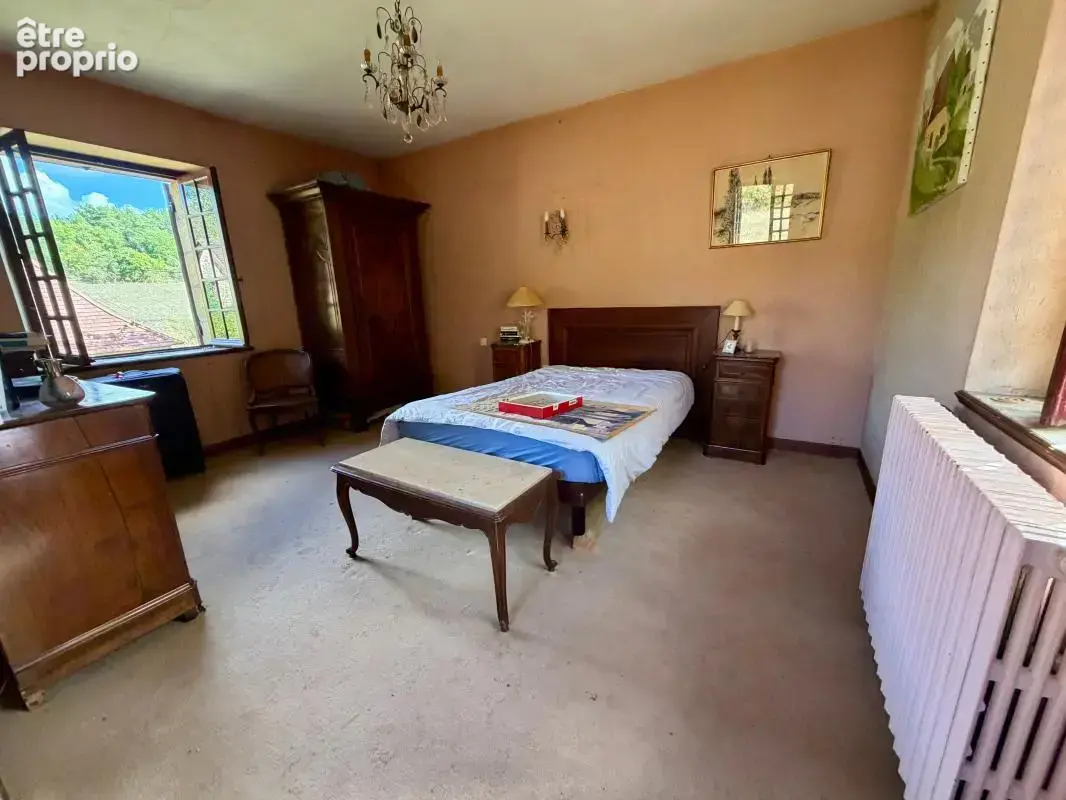 Maison en pierre, grange et dependance sur plus de 10 hectares sans voisinage - photo 9