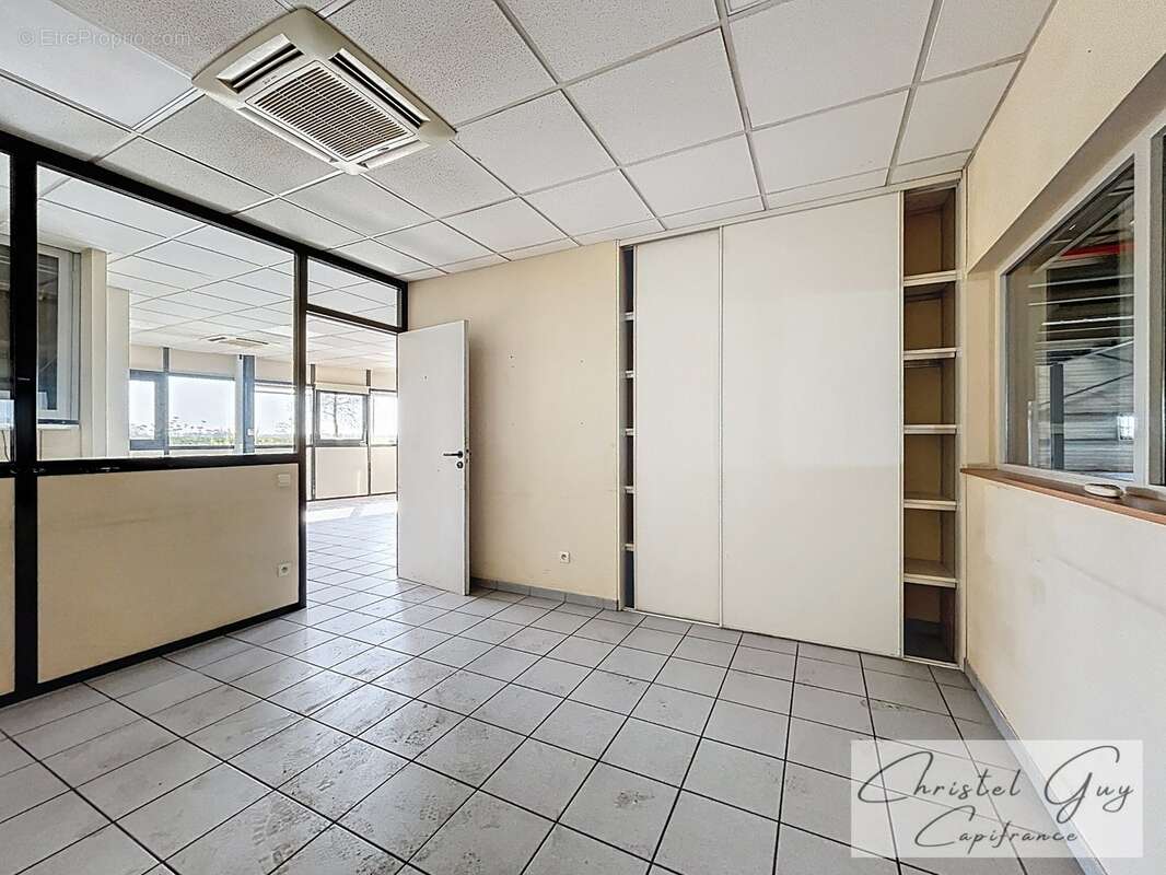 Local/bureau/Entrepôt à vendre SAINT PATERNE RACAN (37), 30 minutes de Tours - photo 10