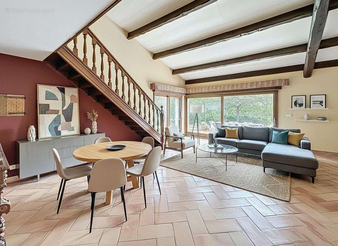 Maison à PERNES-LES-FONTAINES