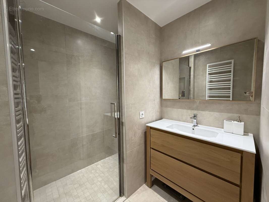 Maison à SAINT-ETIENNE-LA-VARENNE