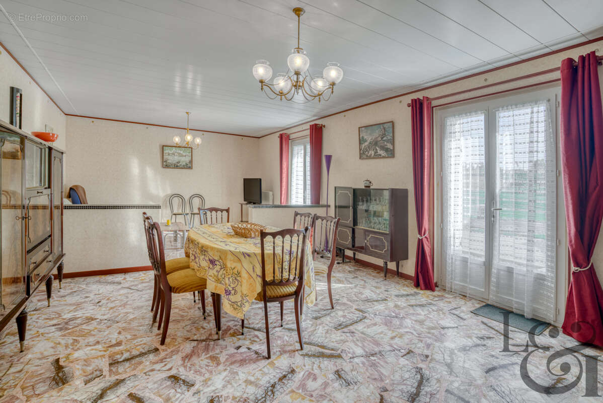 Maison à DOLMAYRAC