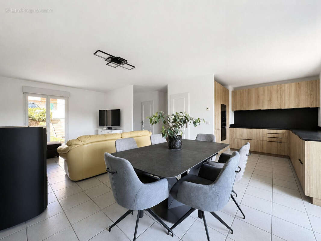 Maison 85 m² à Vulbens  - photo 4