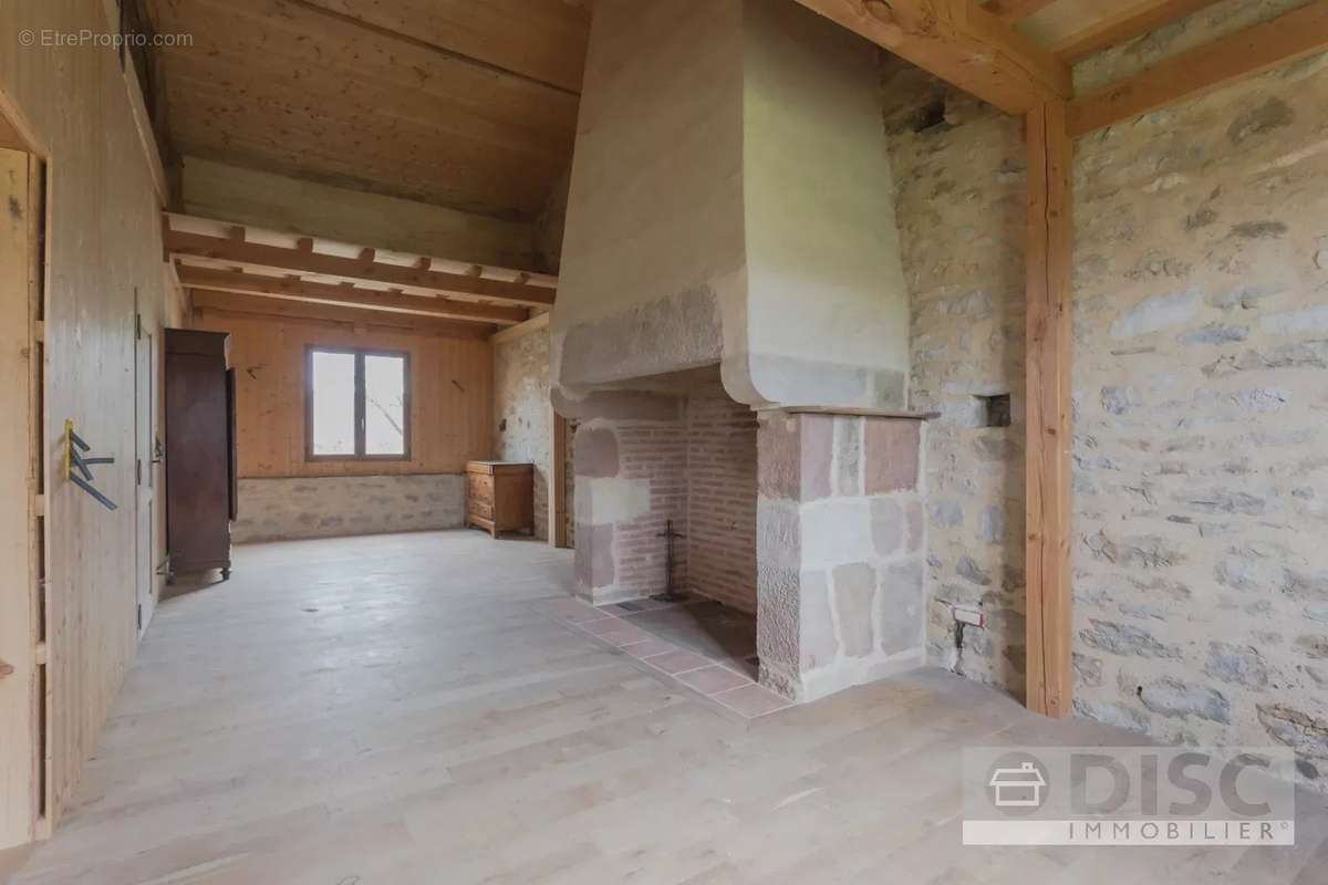 Maison à SAINT-MICHEL-DE-VAX