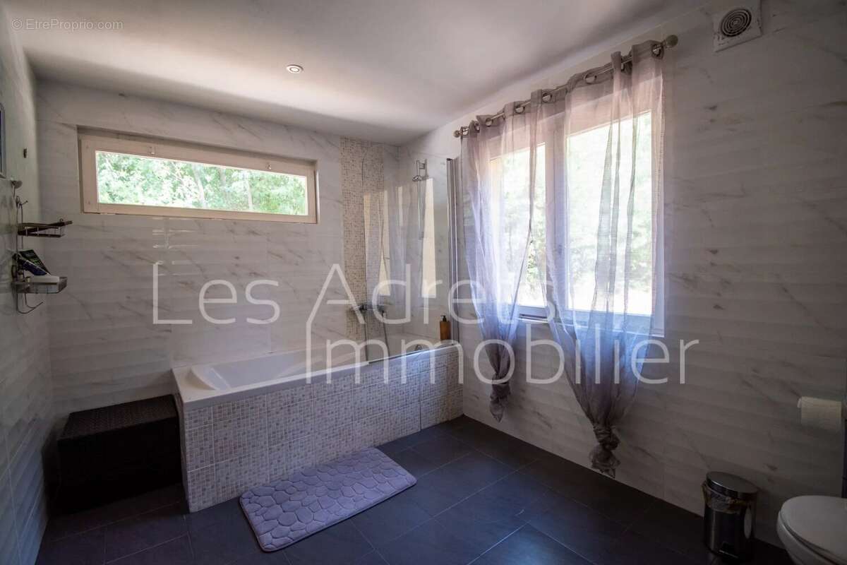 Propriété 190 m² - Plain-pied - photo 11
