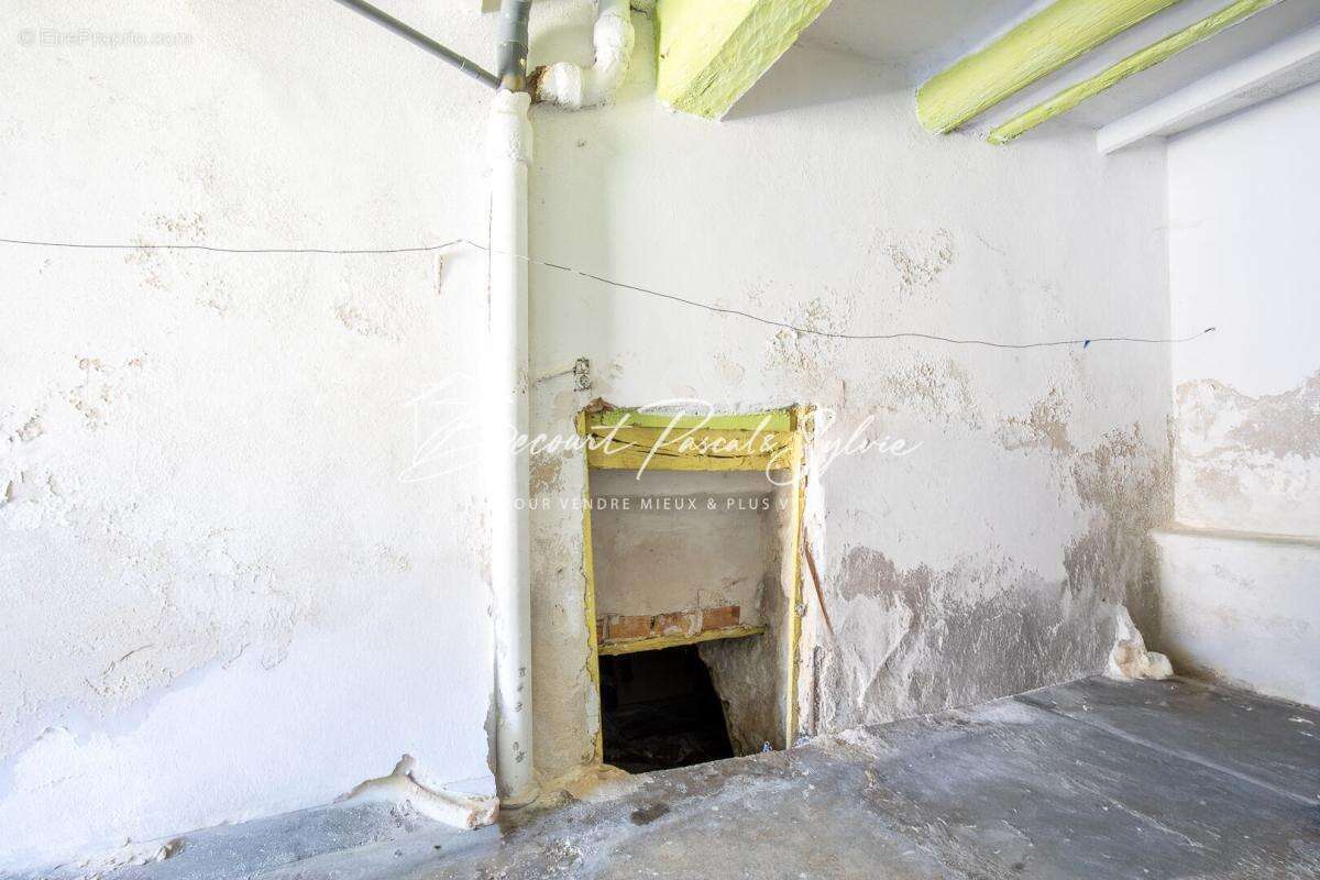 Grand garage, 3 chambres et projet de rénovation : à vous d'écrire la suite - photo 3