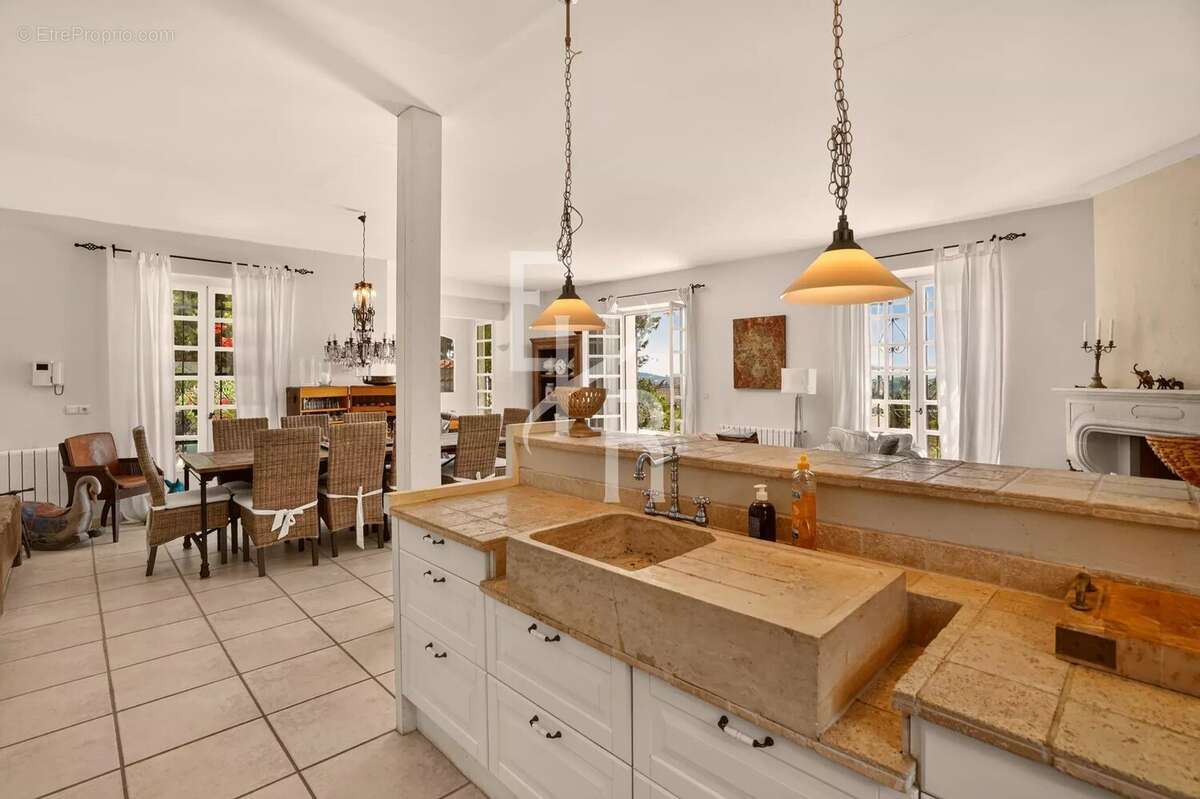 Maison à MOUGINS