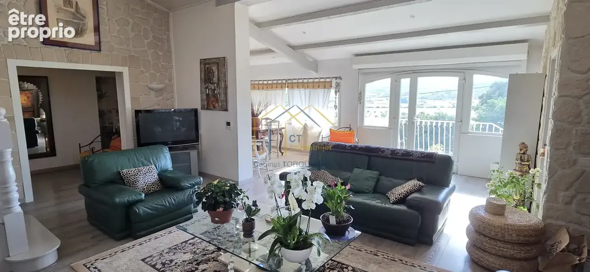 Villa traditionnelle de 10 pièces sur 2100m2 de terrain avec piscine - photo 18