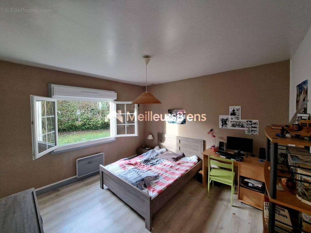 Maison à SAINT-JEAN-DE-BONNEVAL