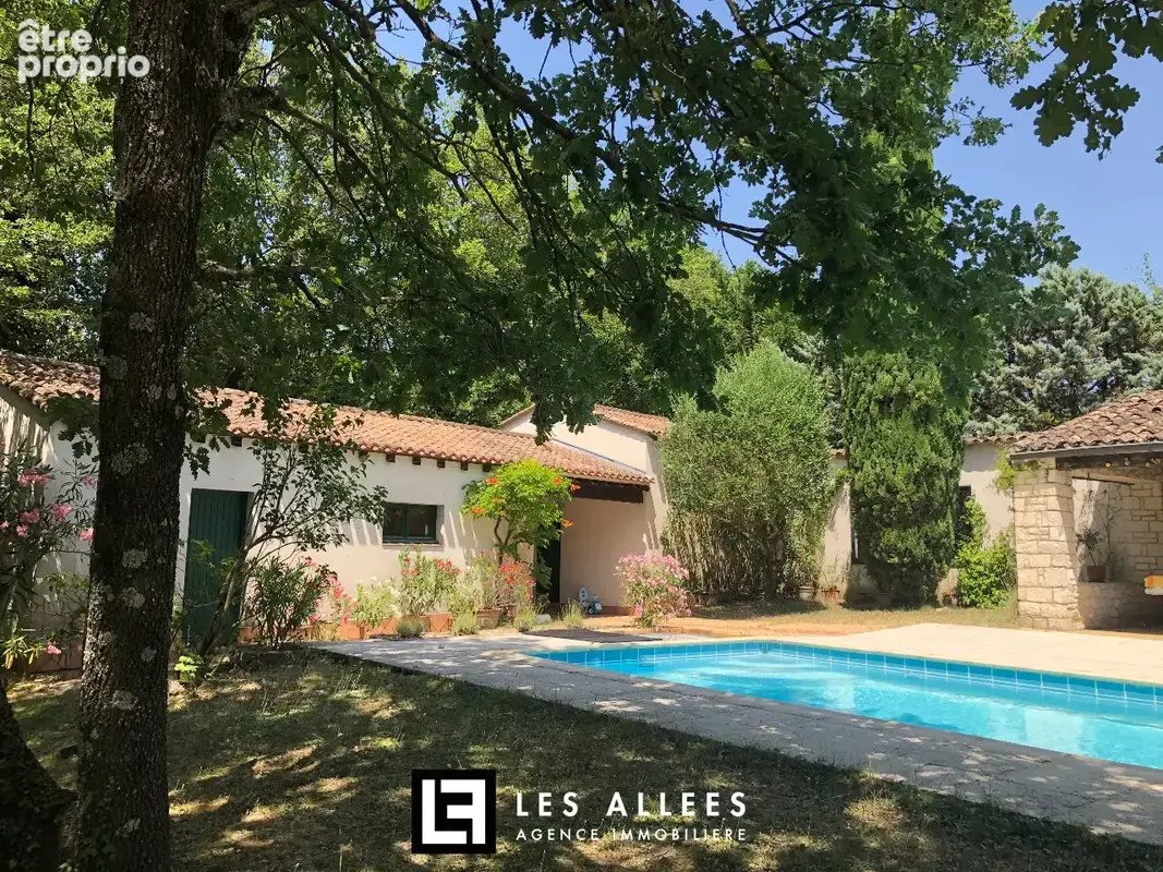 Maison 8 pièces 195 m² à vendre à La Laupie (26740) - photo 2