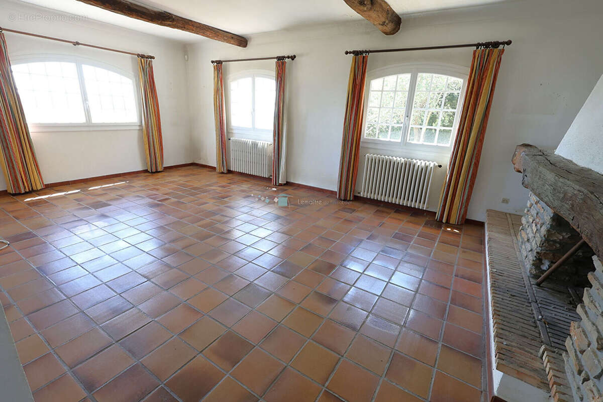 Maison Speracedes 165 m² vue mer et lac terrain 3765 m² - photo 9