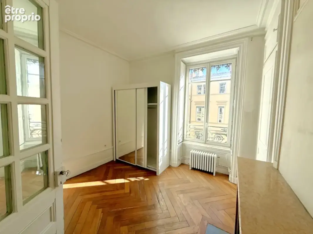 Lyon 1 presqu'ile rue du bât d'argent - t4 127m² - photo 6