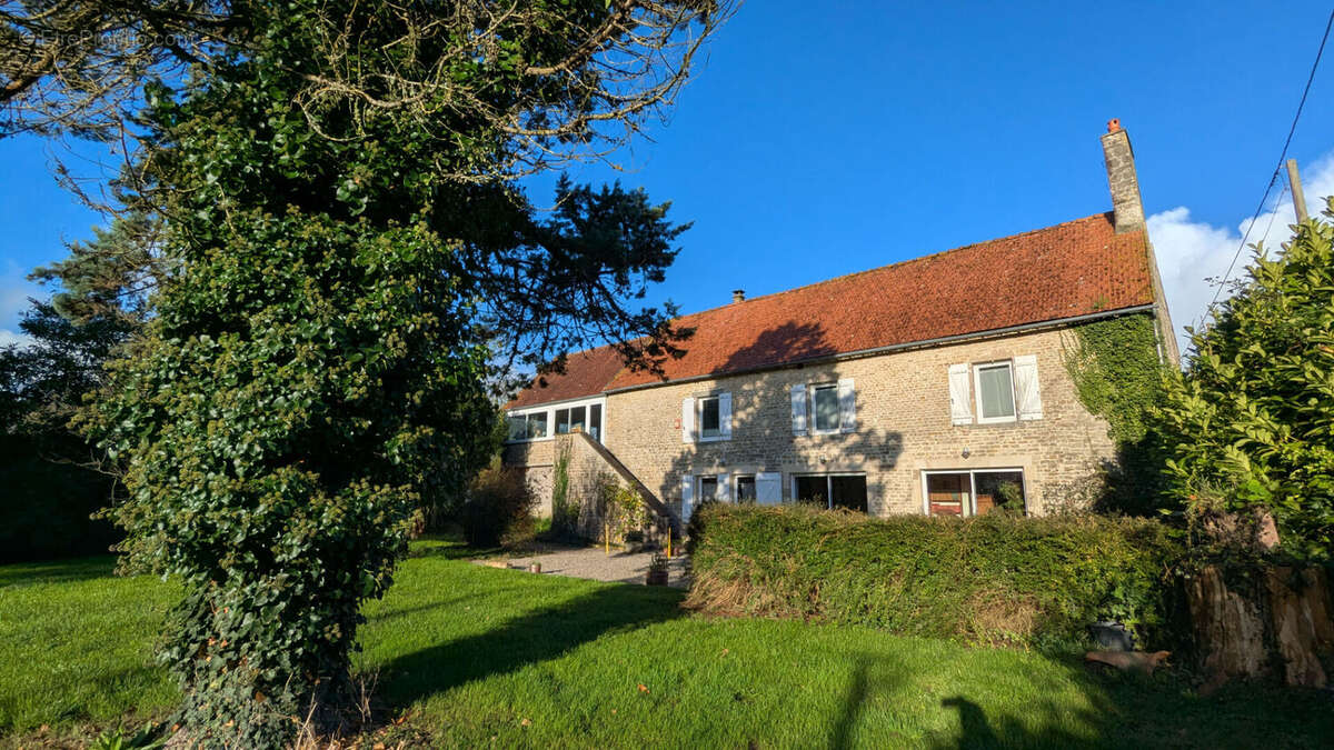 Maison à SAINT-FLOXEL