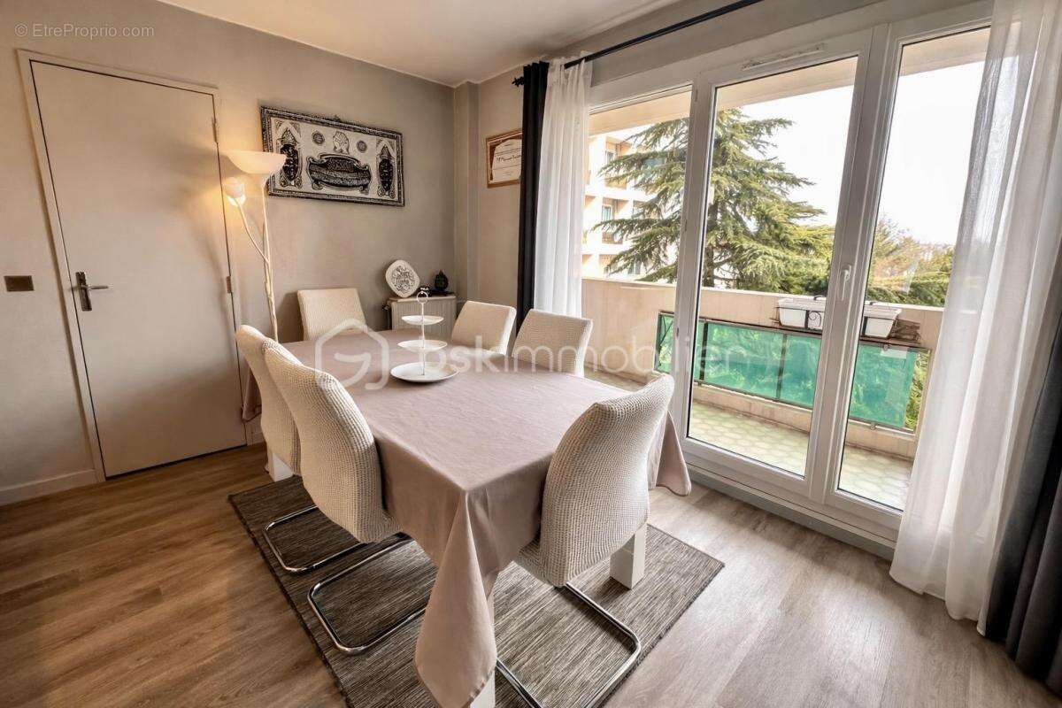 Appartement à EPINAY-SUR-SEINE