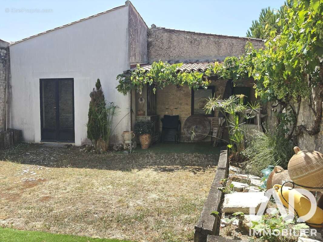 Maison 160 m² à La Flotte  - photo 9