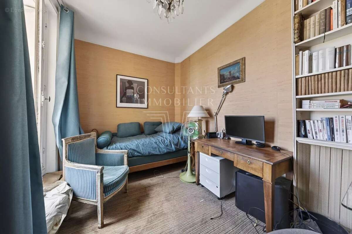 Appartement à NEUILLY-SUR-SEINE