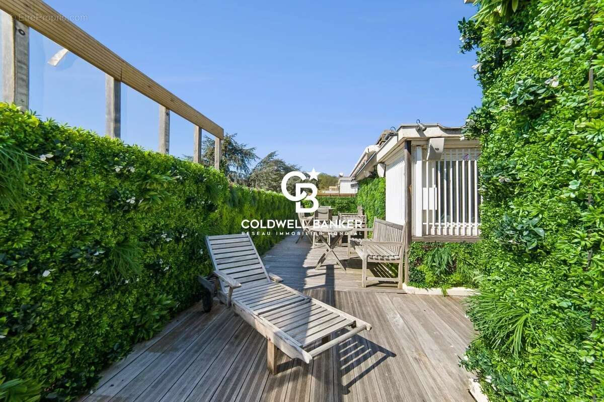 Appartement à SURESNES