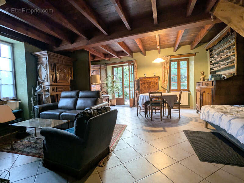Maison à SEGONZAC