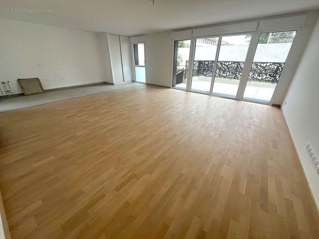 Appartement Toulouse 4 pièces 99 m² + Terrasse ! SAINT-CYPRIEN - photo 4