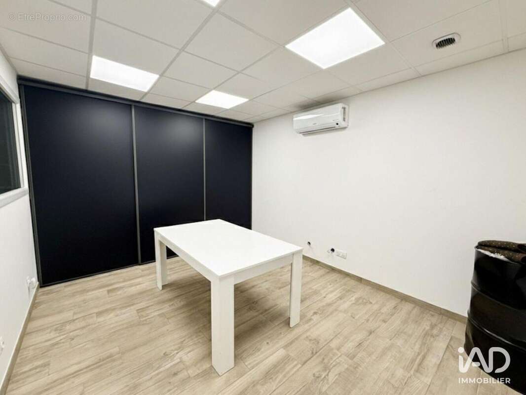 Photo 6 - Commerce à ROCHE-LA-MOLIERE