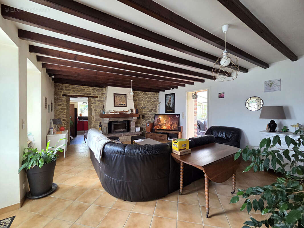 Maison à BEAUFOU