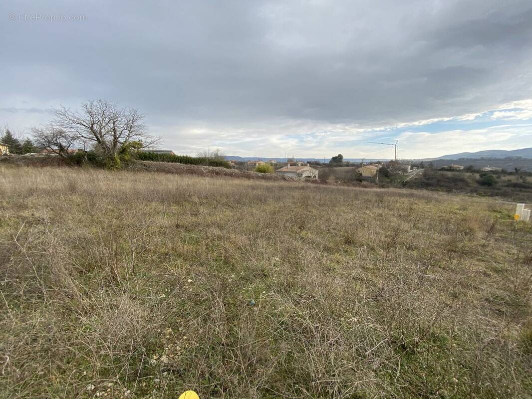 Terrain à VILLENEUVE-DE-BERG
