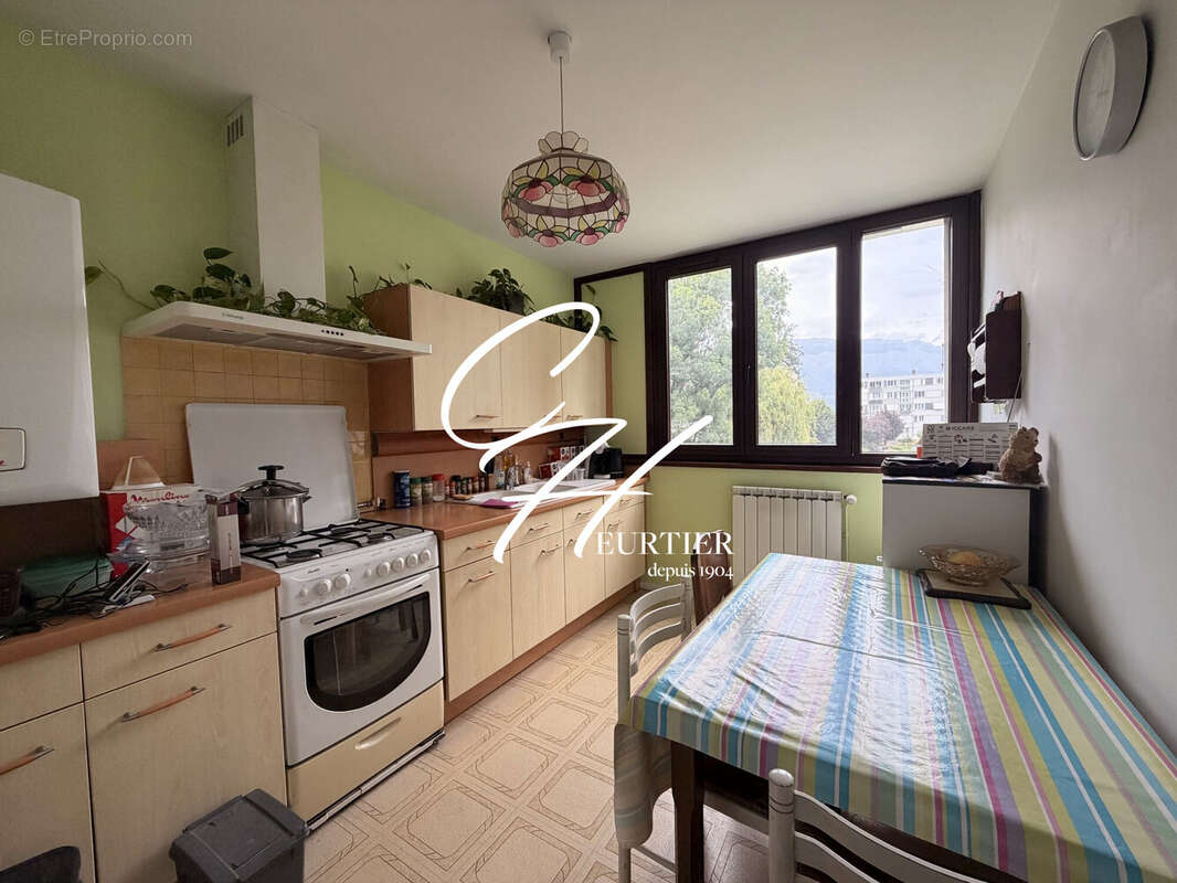 Appartement à SAINT-MARTIN-D'HERES