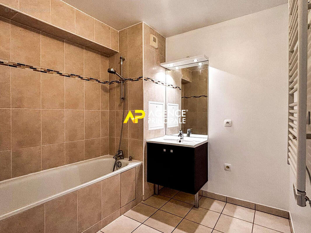 Appartement à SARTROUVILLE