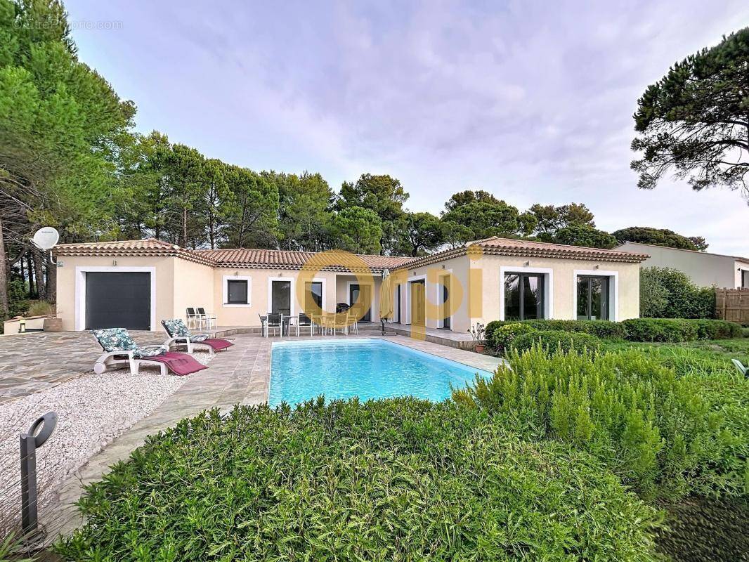 Maison à BAGNOLS-EN-FORET