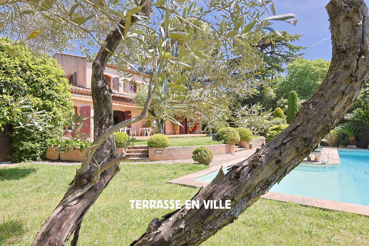 Maison à HYERES