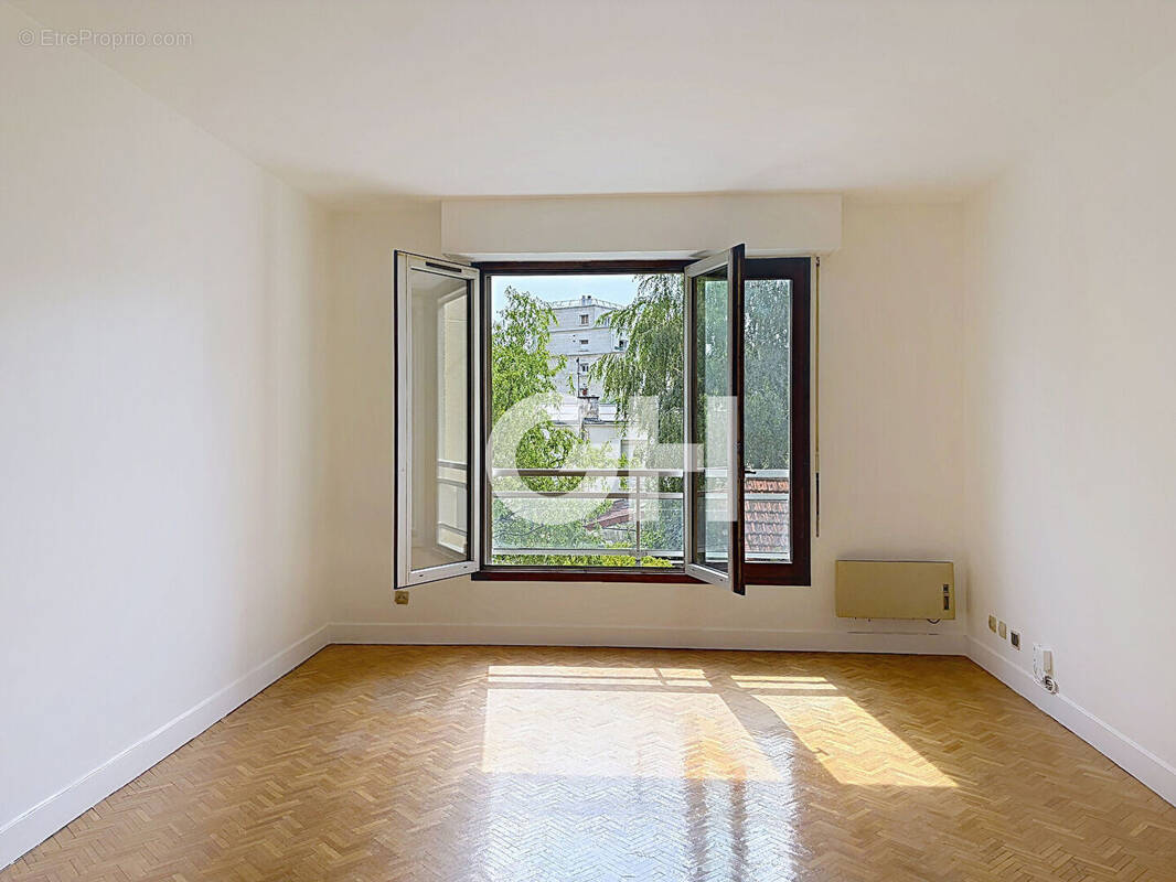 Appartement à PARIS-20E