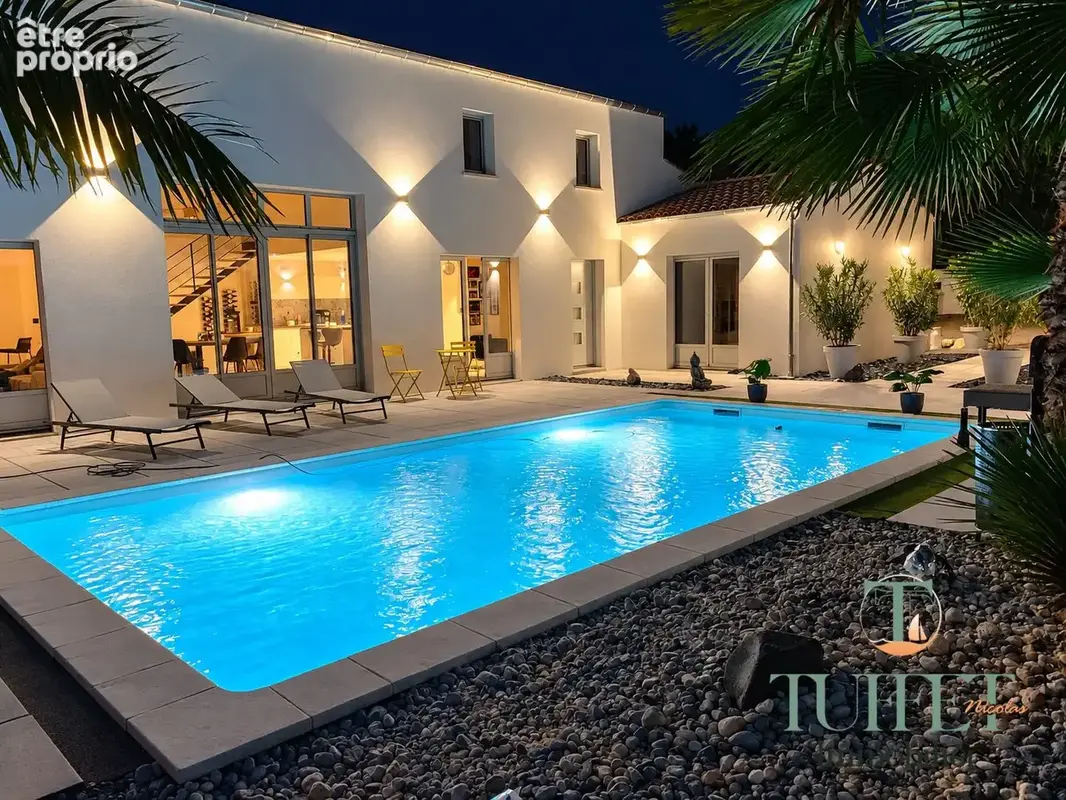 Photo Maison à Breuillet au prix de 1 085 000€
