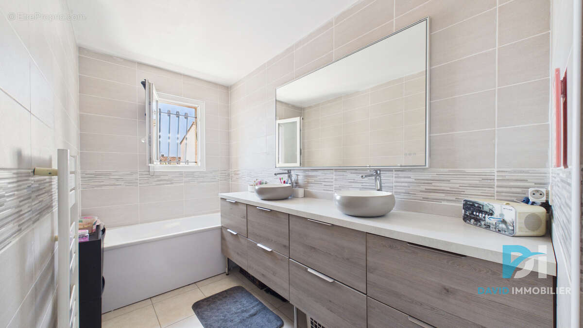 Villa T5 114 m2 habitables sur 329 m2 de terrain - photo 12